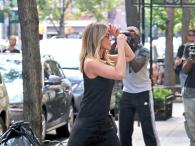 Jennifer Aniston bez stanika